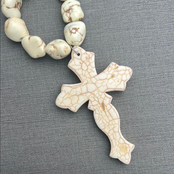 Women White Turquoise Ivory Chunky Natural Howlite Stone Cross Pendant Necklace - Picture 13 of 13